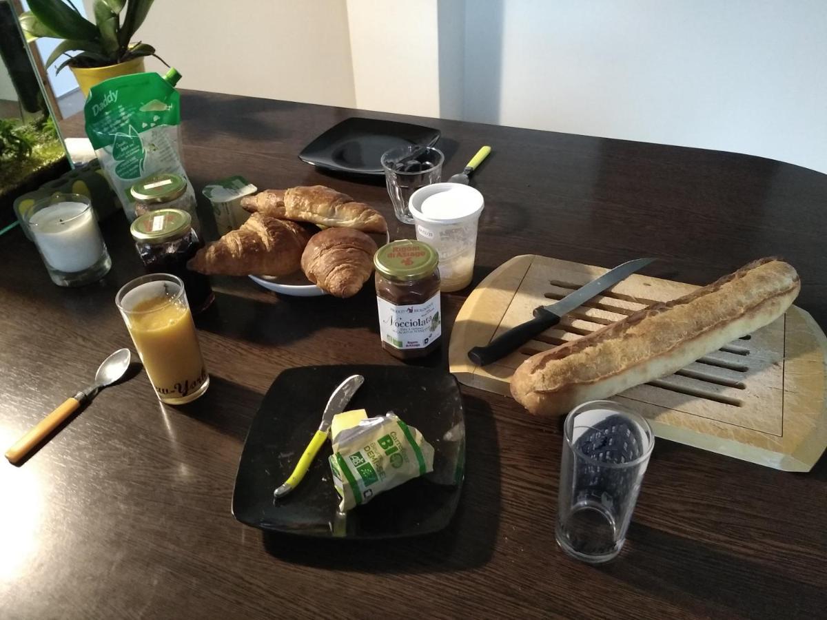 A La Campagne, Au Calme Bed & Breakfast Monterolier Dış mekan fotoğraf